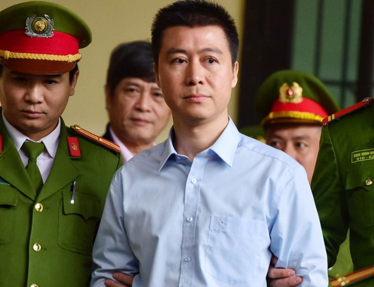Tòa án Quảng Ninh giảm án tù sai với Phan Sào Nam